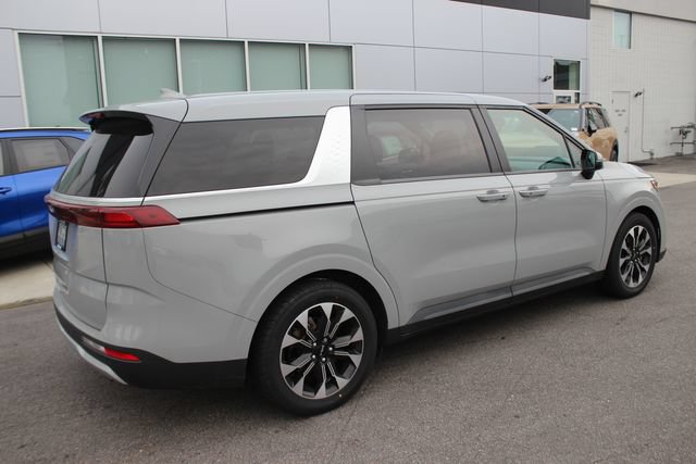 Used 2024 Kia Carnival EX FWD image 30
