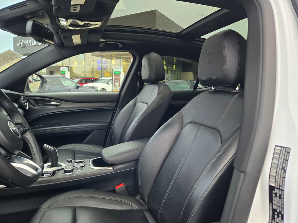 Used 2022 Alfa Romeo Stelvio Ti w/ Active Assist Plus Package image 35