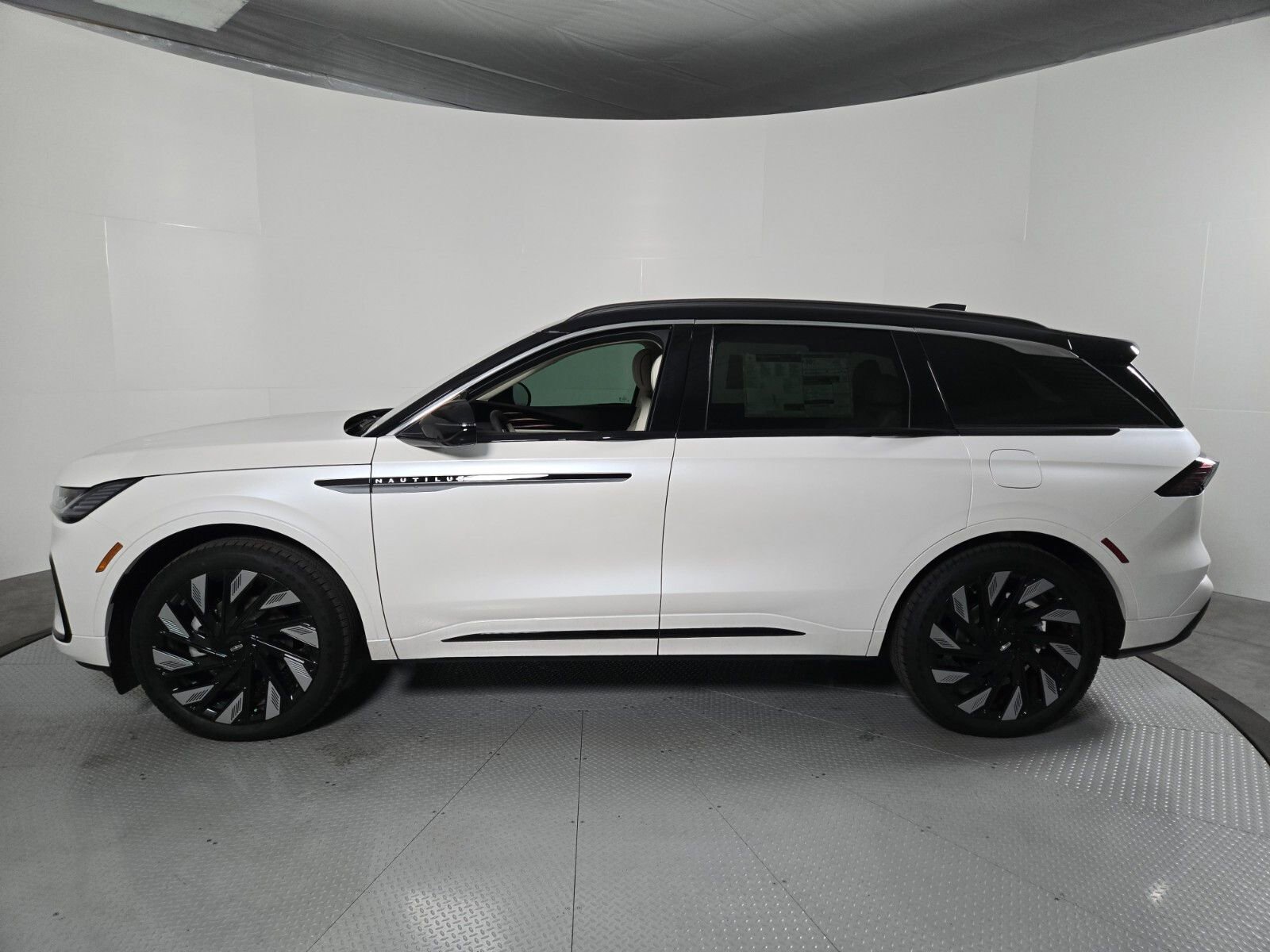 New 2026 Lincoln Nautilus Black Label w/ Jet Appearance Package image 8