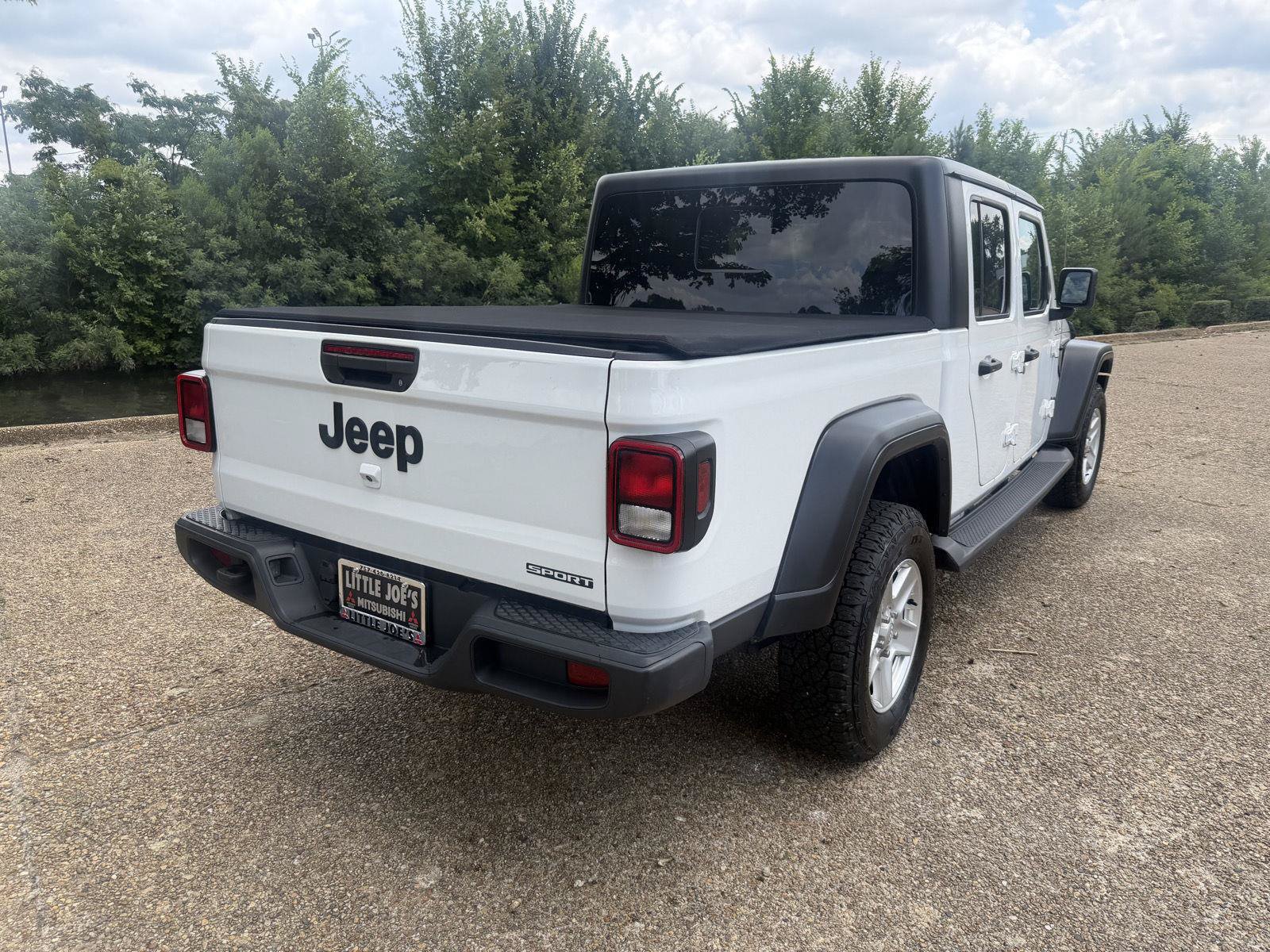 Used 2020 Jeep Gladiator Sport w/ Quick Order Package 24S AWD/4WD image 3