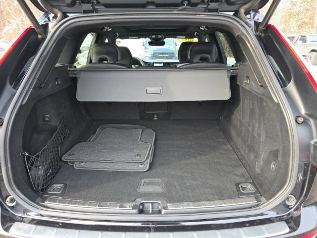 Certified 2023 Volvo XC60 B6 Ultimate w/ Protection Package Premier image 20