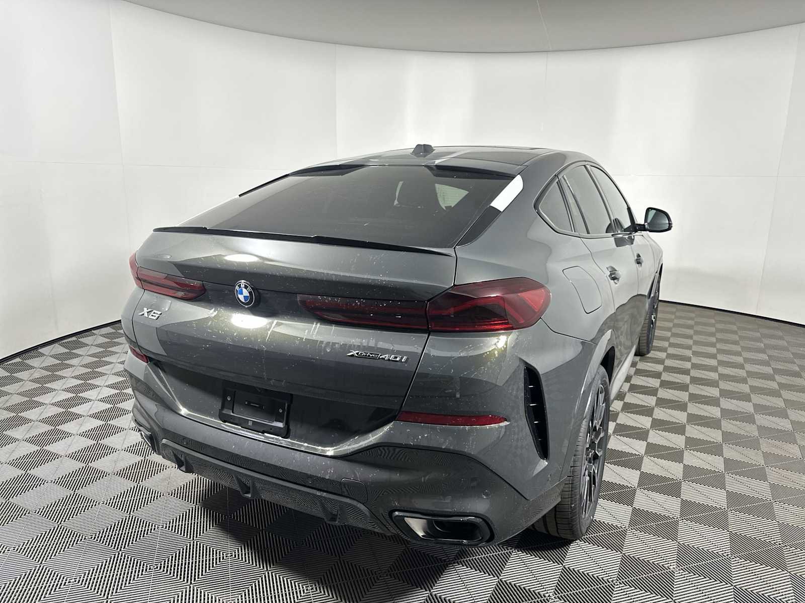 New 2026 BMW X6 xDrive40i w/ Executive Package image 9