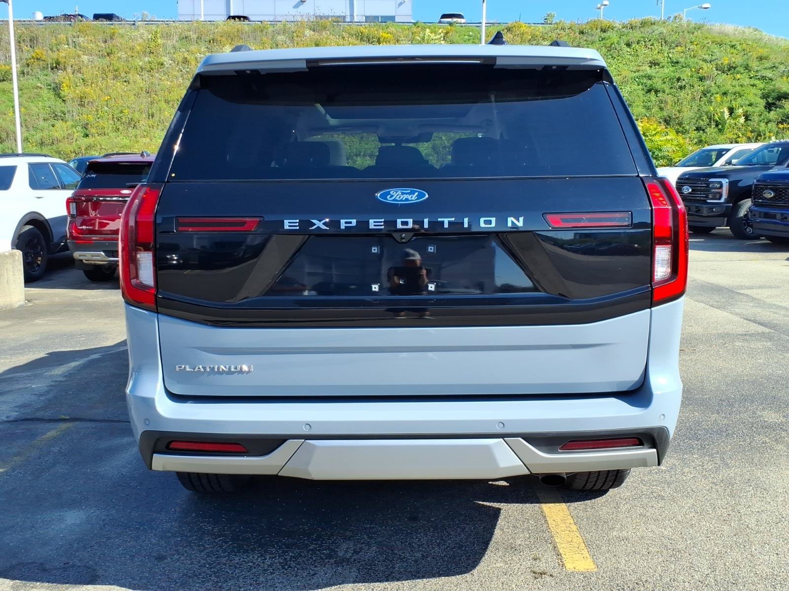 Used 2025 Ford Expedition Platinum AWD/4WD image 5