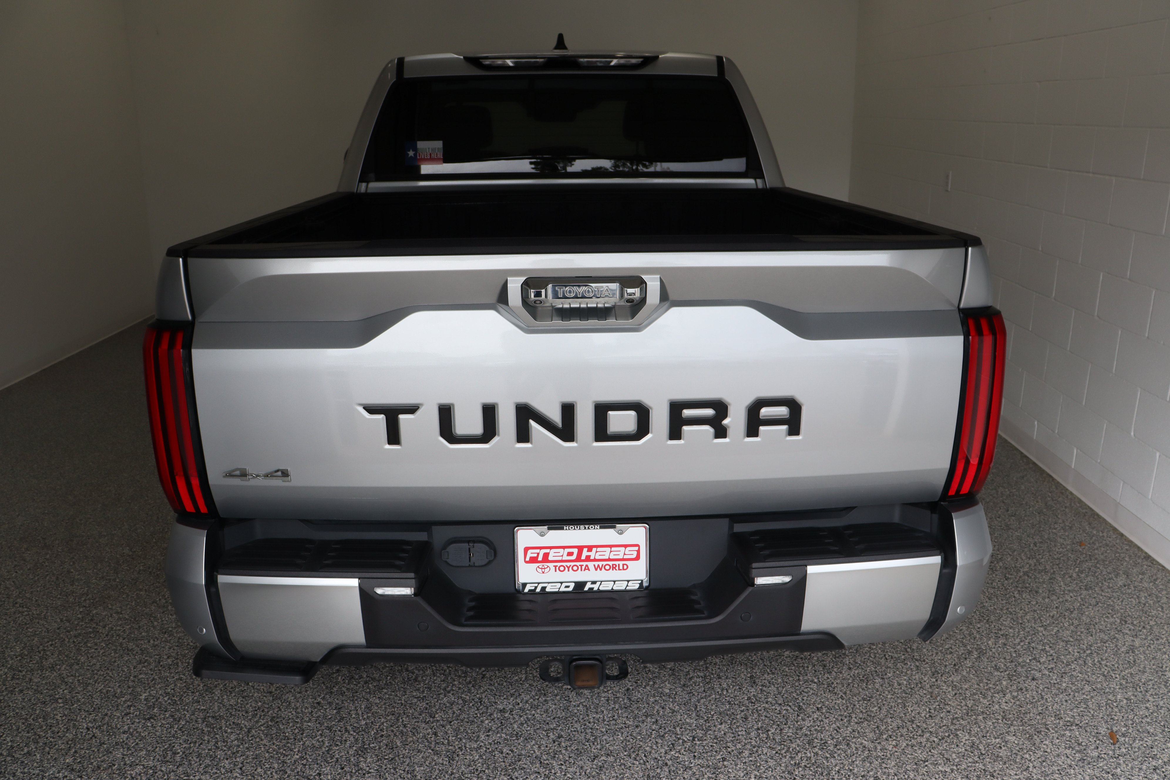Used 2024 Toyota Tundra Limited w/ Power Package AWD/4WD image 8