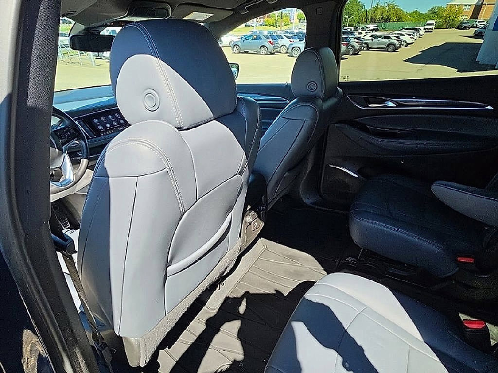 Used 2023 Buick Enclave Essence AWD/4WD image 41