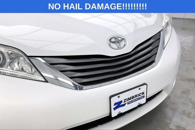 Used 2012 Toyota Sienna XLE w/ Entertainment Pkg FWD image 31
