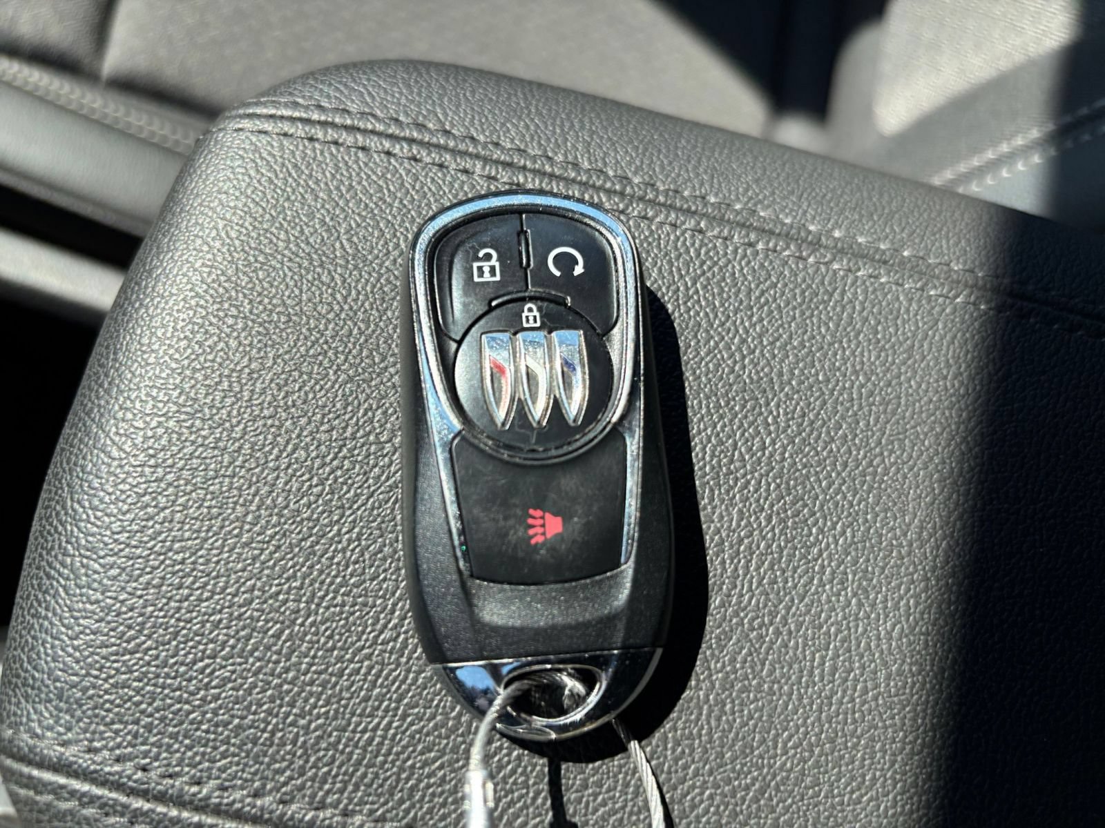 Used 2025 Buick Encore GX Preferred AWD/4WD image 22