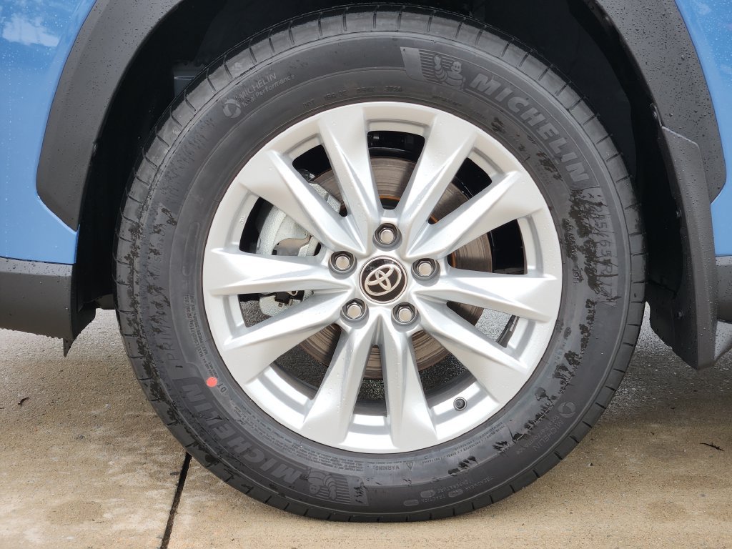 New 2026 Toyota Corolla Cross LE FWD image 10