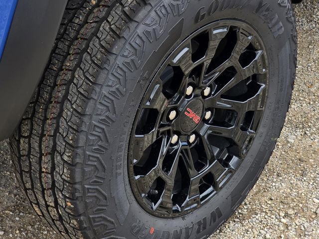 New 2026 GMC Canyon Elevation w/ Convenience Package RWD image 6
