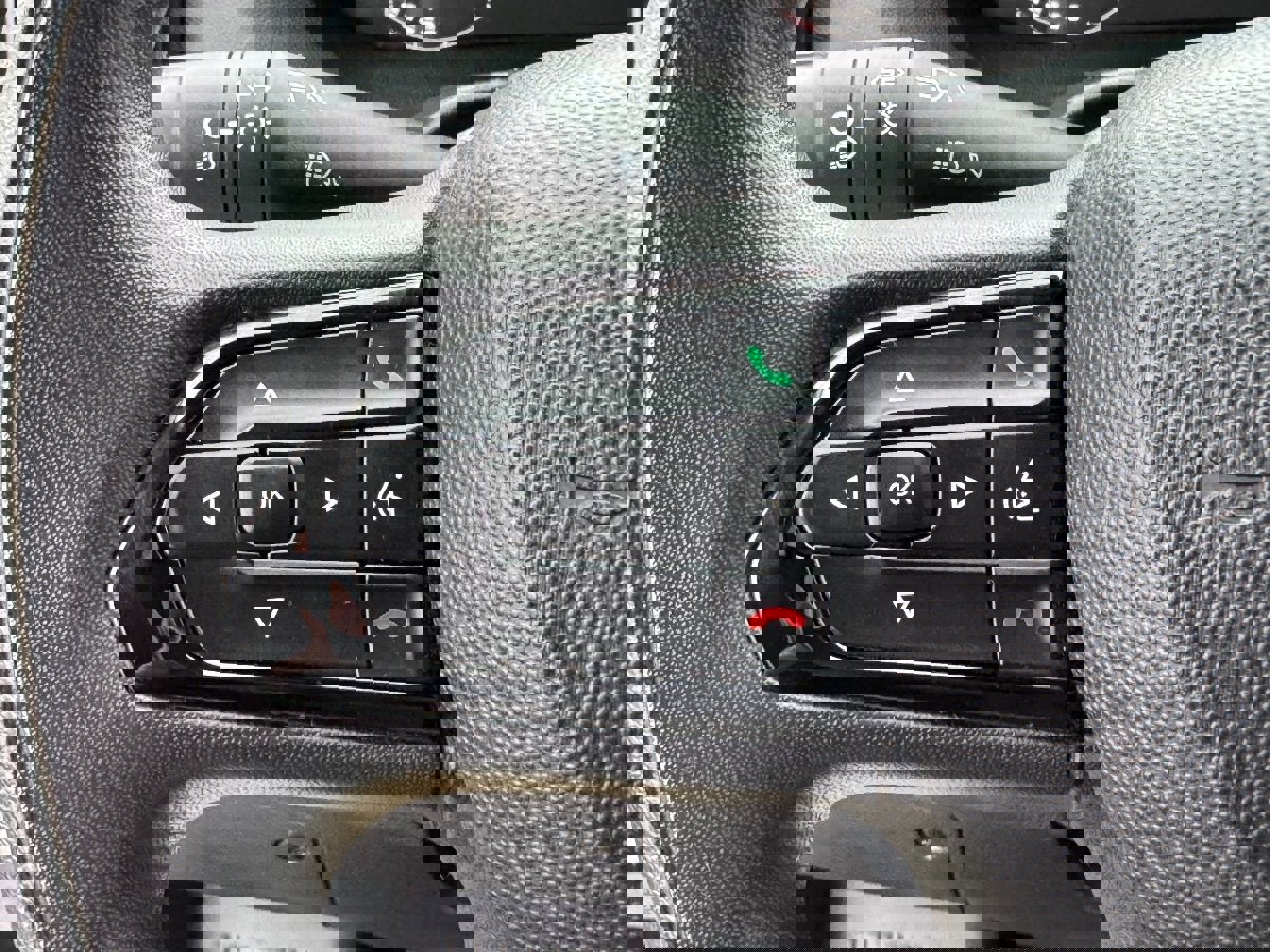 Used 2025 RAM ProMaster 2500 w/ Convenience Group image 32