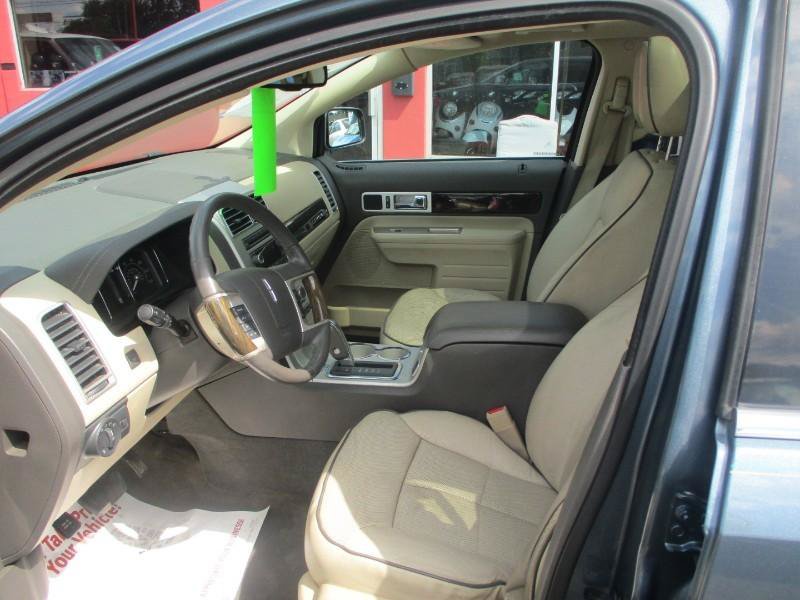 Used 2010 Lincoln MKX AWD image 11