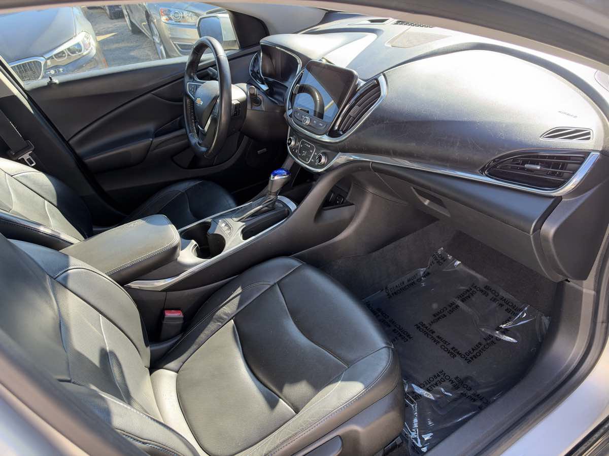 Used 2017 Chevrolet Volt Premier w/ Driver Confidence II Package FWD image 15