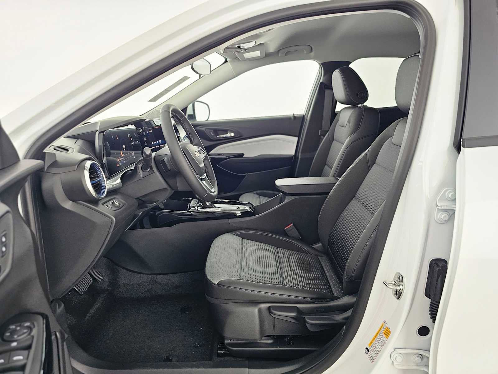 New 2026 Chevrolet Trax LT w/ Driver Confidence Package FWD image 20