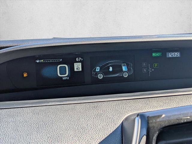 Used 2022 Toyota Prius LE image 11