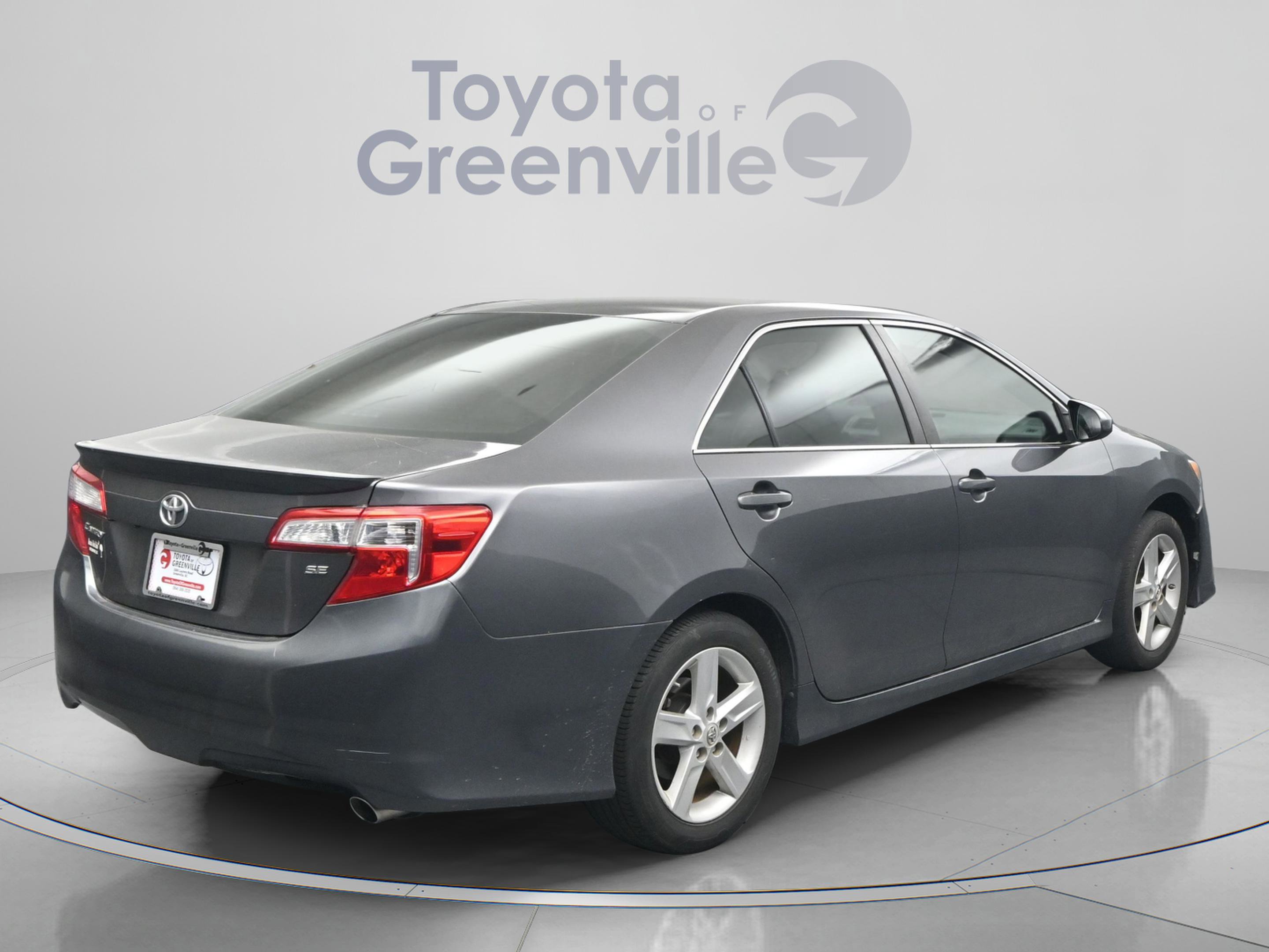 Used 2014 Toyota Camry SE FWD image 13