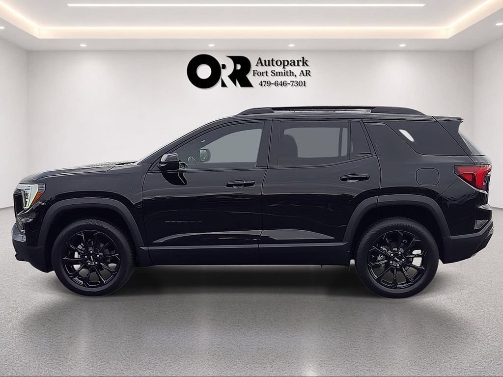 Used 2026 GMC Terrain Elevation w/ Elevation Premium Package FWD image 3