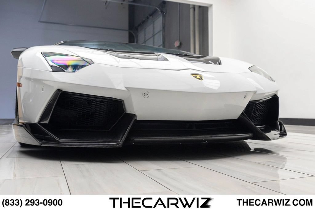 Used 2017 Lamborghini Aventador LP 700-4 AWD/4WD image 7