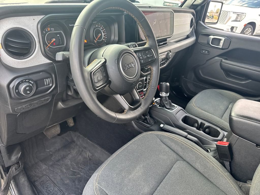 Used 2024 Jeep Gladiator Sport image 15
