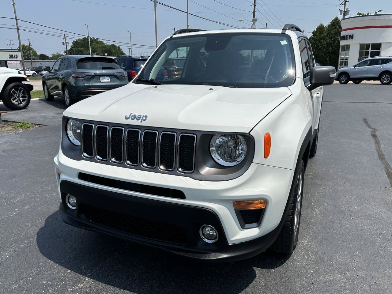 Used 2020 Jeep Renegade Limited w/ UConnect 8.4 Nav Group AWD/4WD image 8