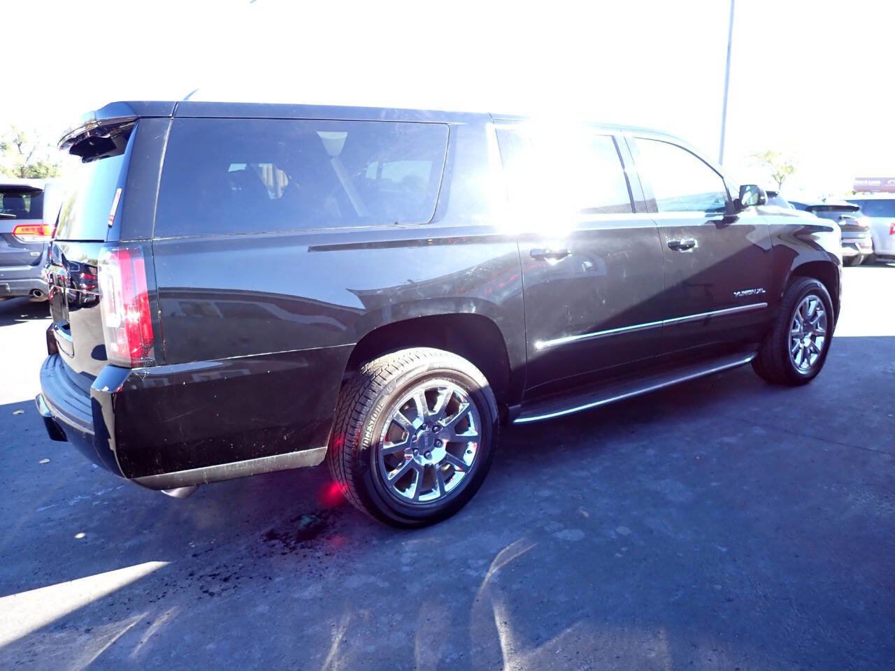 Used 2020 GMC Yukon XL SLT w/ Premium Edition image 6