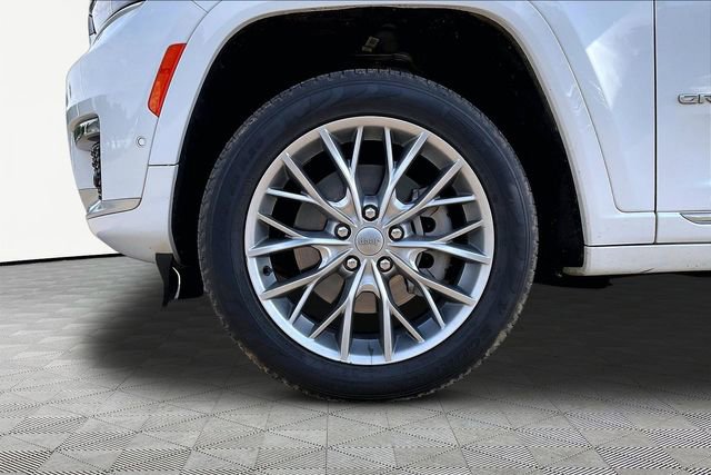 Used 2023 Jeep Grand Cherokee L Summit w/ Advanced Protech Group IV AWD/4WD image 22