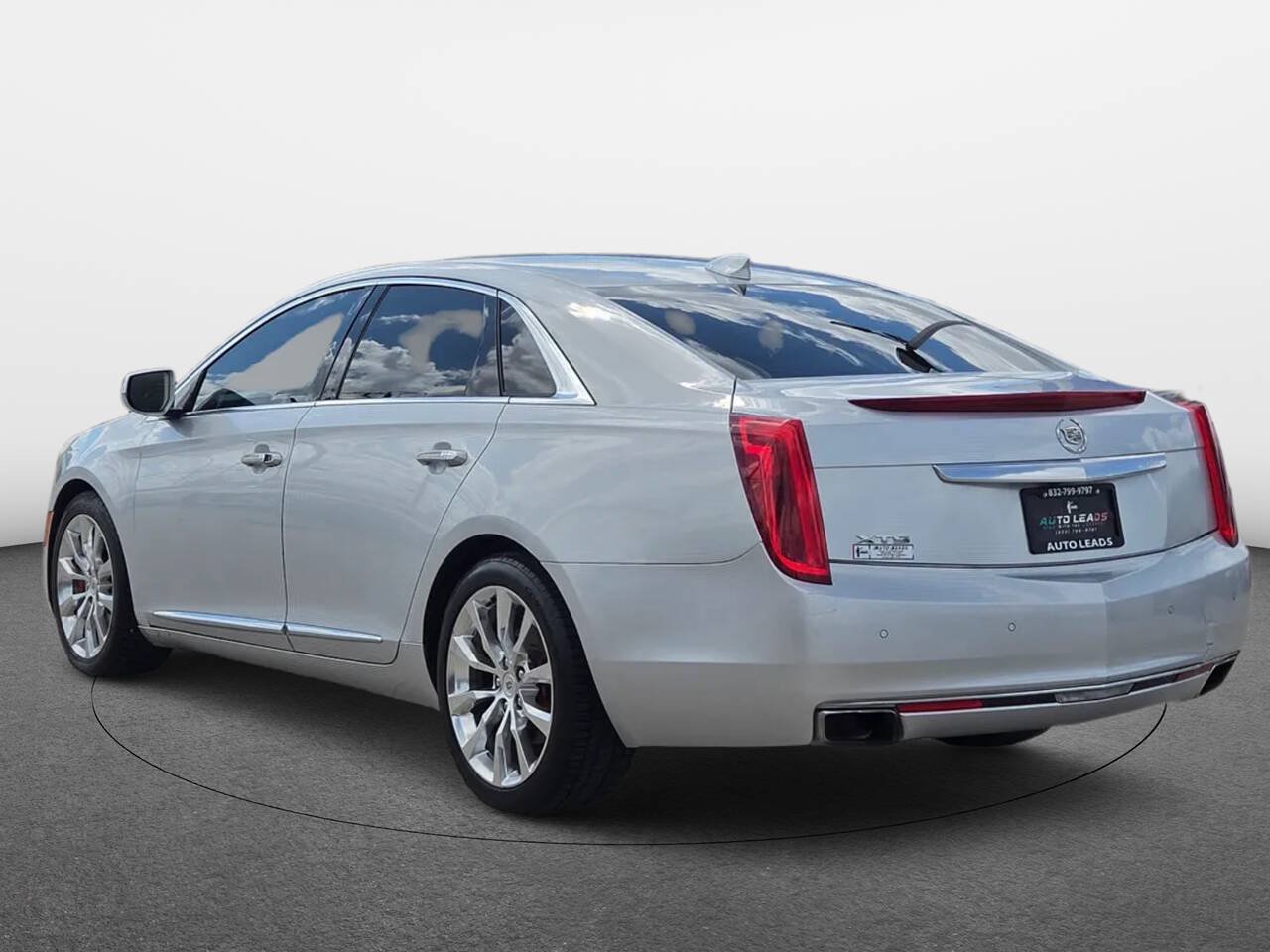 Used 2015 Cadillac XTS Luxury FWD image 4