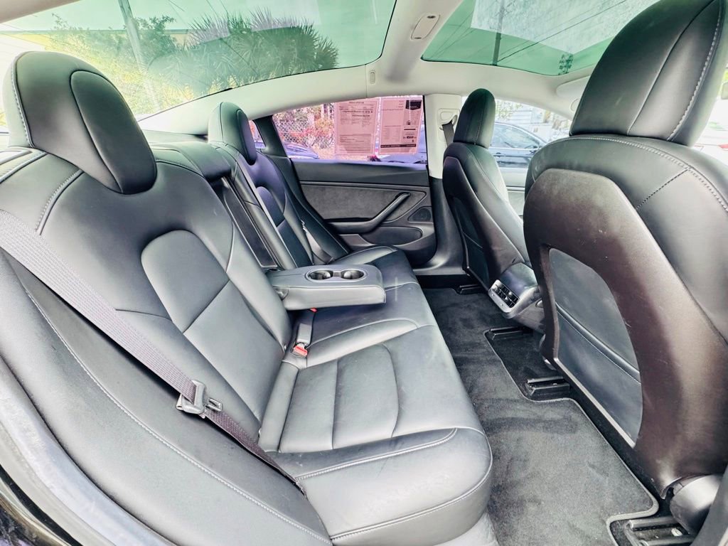 Used 2019 Tesla Model 3 Standard Range image 15