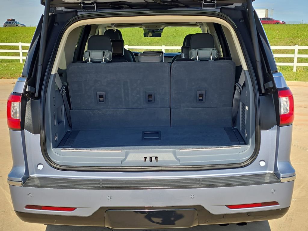 Used 2021 Lincoln Navigator Black Label w/ Cargo Convenience Package AWD/4WD image 13