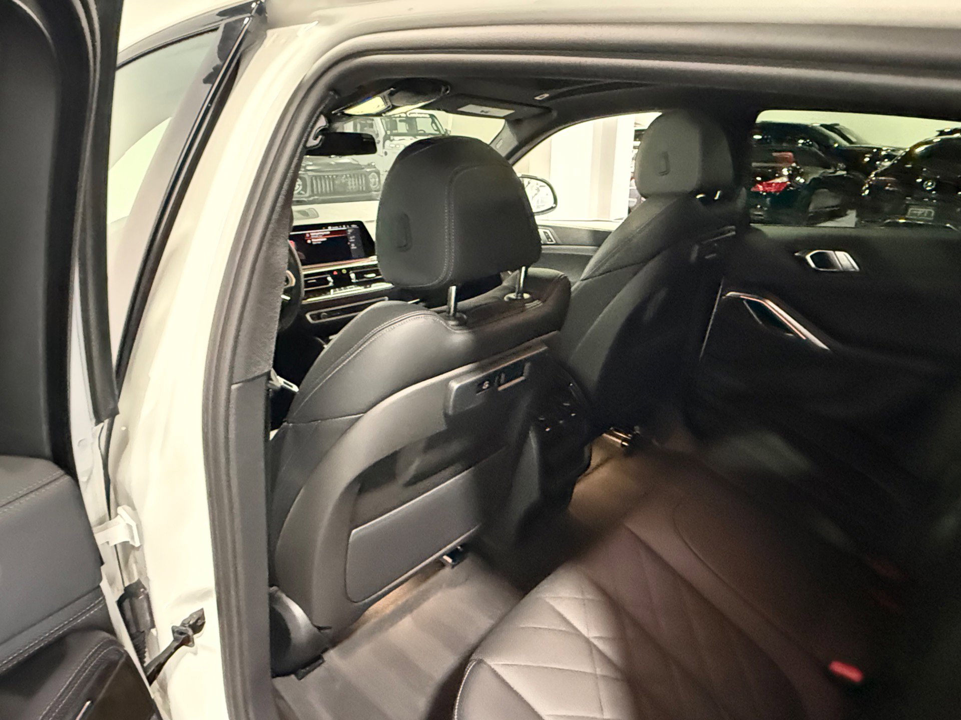 Used 2023 BMW X6 xDrive40i w/ M Sport Package AWD/4WD image 63
