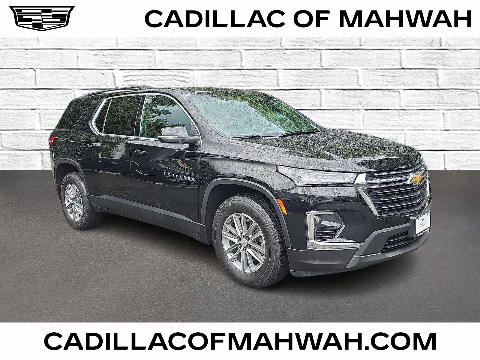 Used 2023 Chevrolet Traverse LT