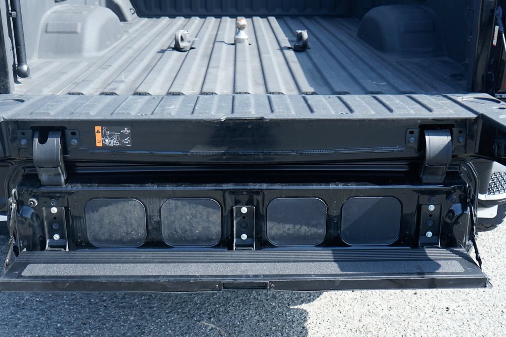 Used 2024 GMC Sierra 3500 Denali w/ Denali Reserve Package AWD/4WD image 9