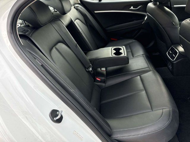 Used 2025 Genesis G70 2.5T RWD image 11