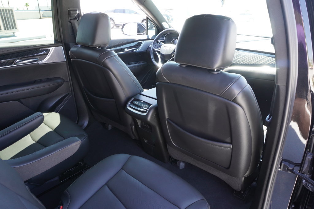 Certified 2024 Cadillac XT6 Premium Luxury FWD image 11