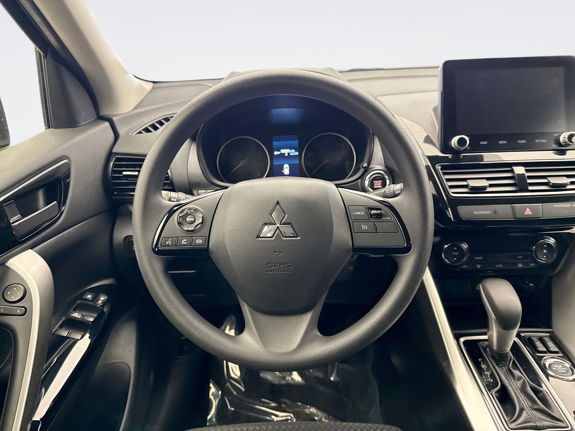 Used 2024 Mitsubishi Eclipse Cross LE image 12