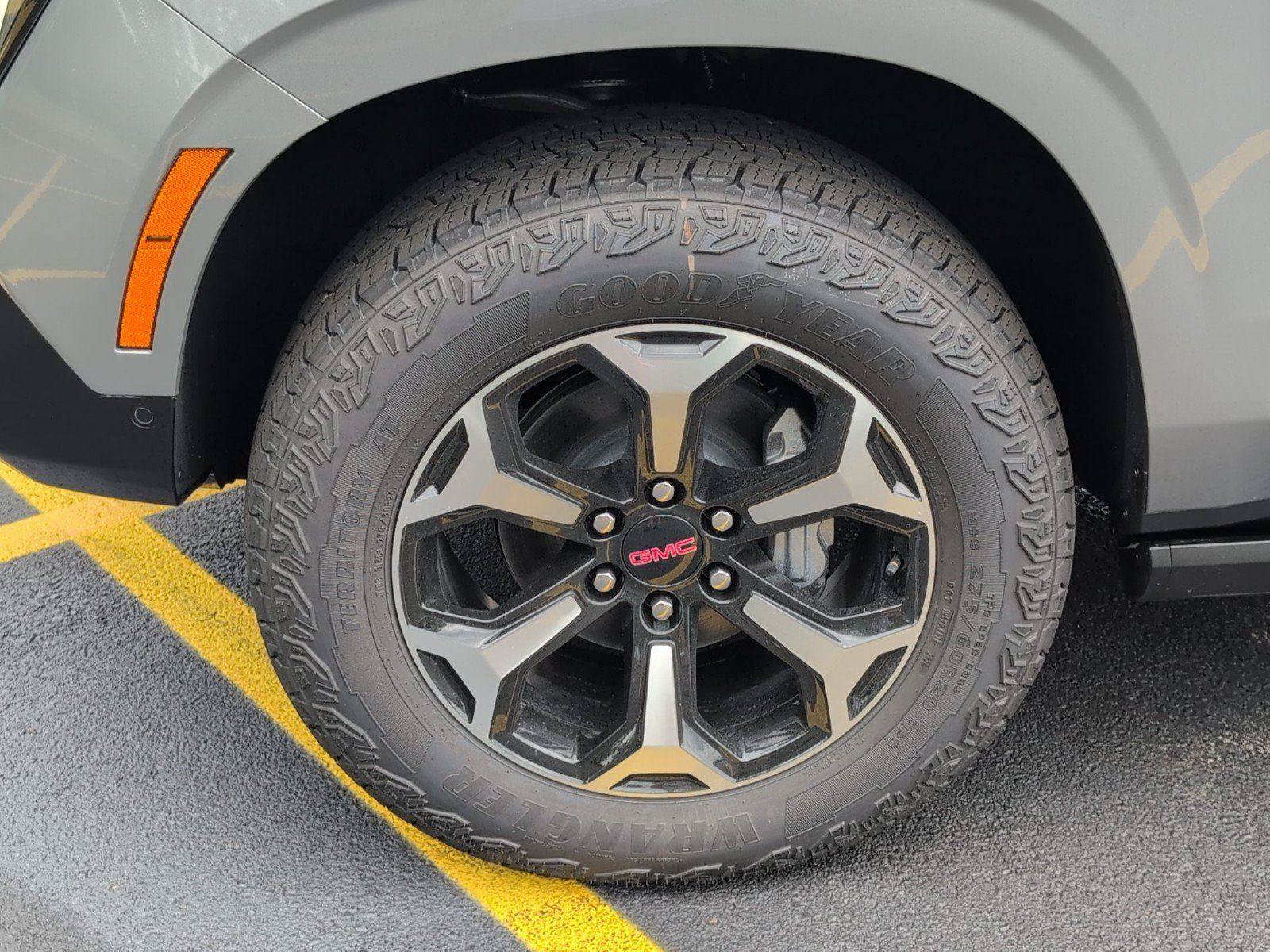 New 2026 GMC Yukon XL AT4 w/ AT4 Premium Plus Package AWD/4WD image 11
