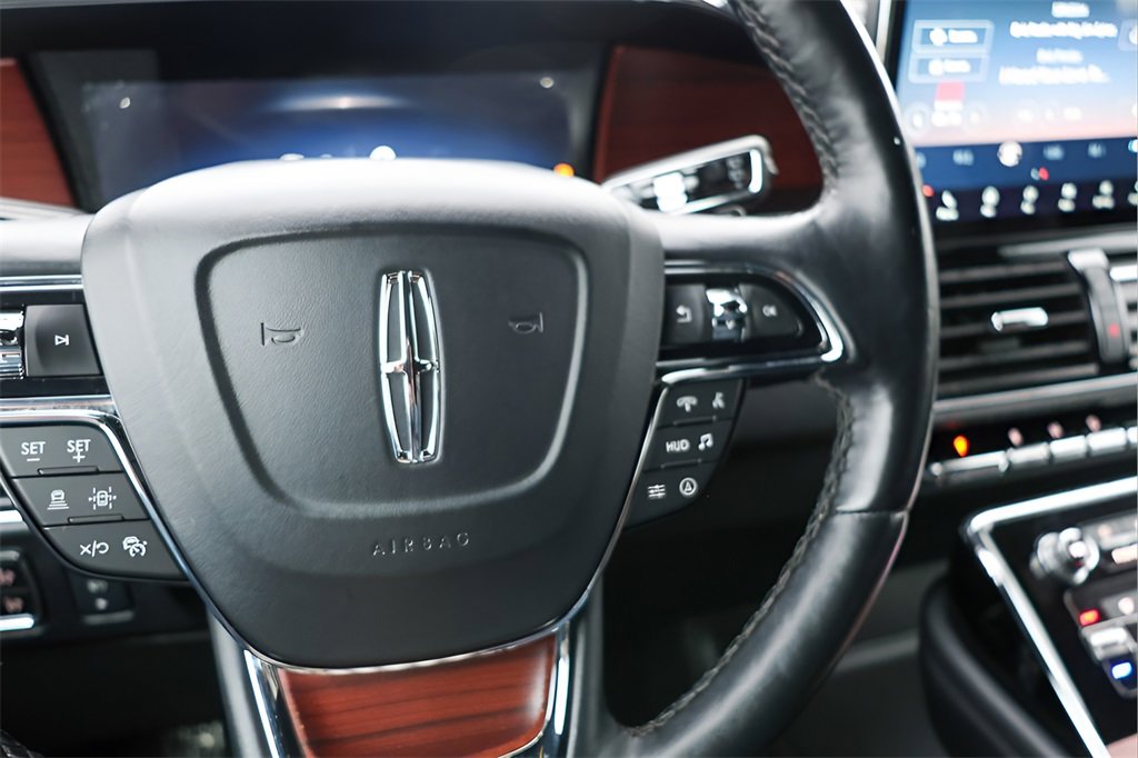 Used 2023 Lincoln Navigator Reserve image 13
