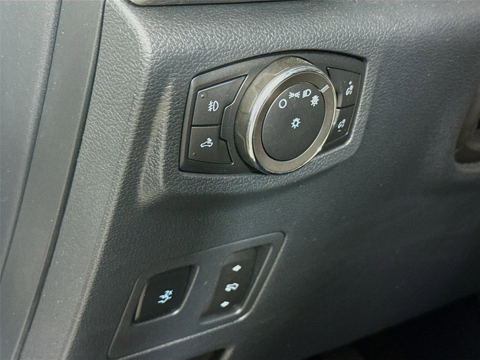 Used 2022 Ford F450 Platinum w/ FX4 Off-Road Package AWD/4WD image 7