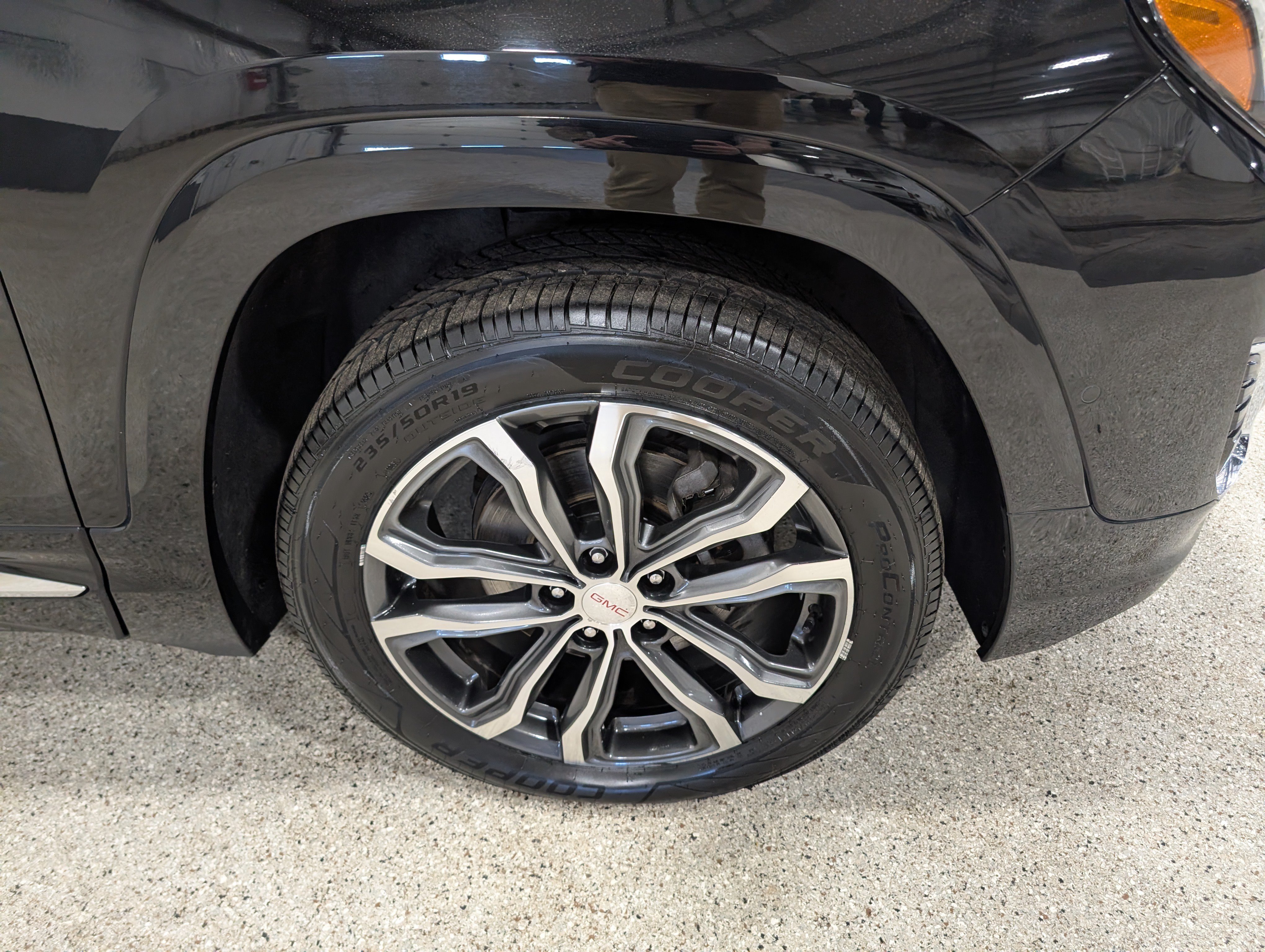 Used 2018 GMC Terrain Denali w/ Advanced Safety Package AWD/4WD image 11