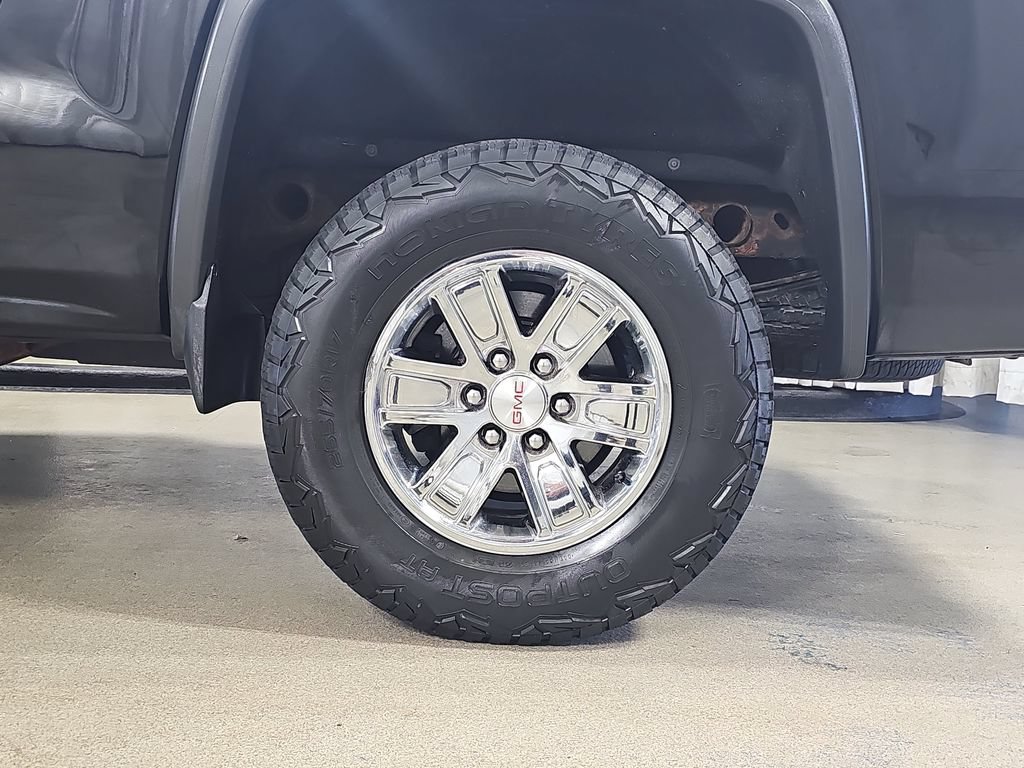 Used 2017 GMC Sierra 1500 SLE w/ SLE Value Package AWD/4WD image 37