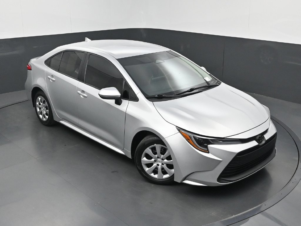 Used 2024 Toyota Corolla LE FWD image 30