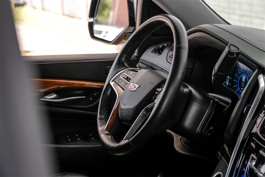Used 2019 Cadillac Escalade ESV Luxury image 12