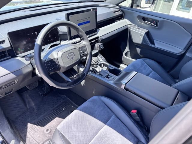 Used 2026 Toyota RAV4 XSE AWD/4WD image 13