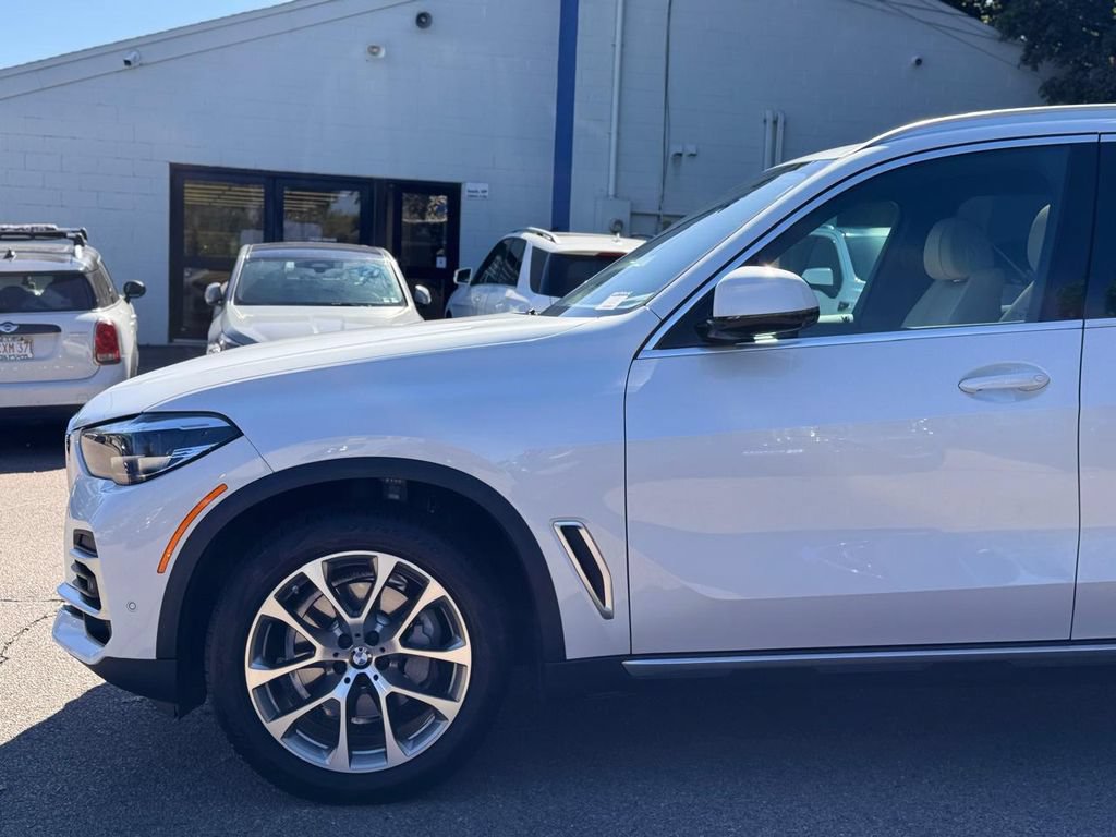 Used 2022 BMW X5 xDrive40i w/ Premium Package AWD/4WD image 10