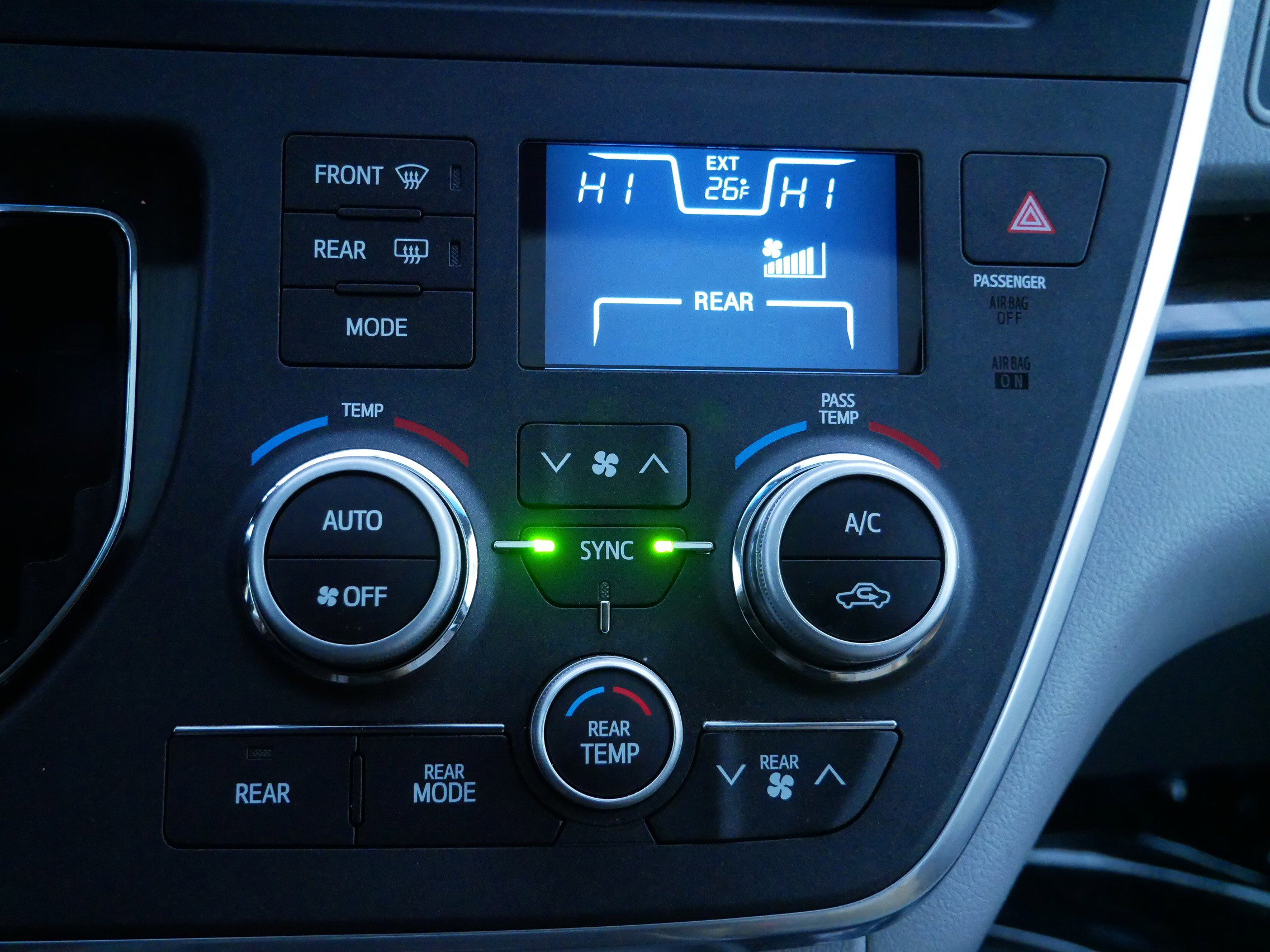 Used 2017 Toyota Sienna XLE image 21