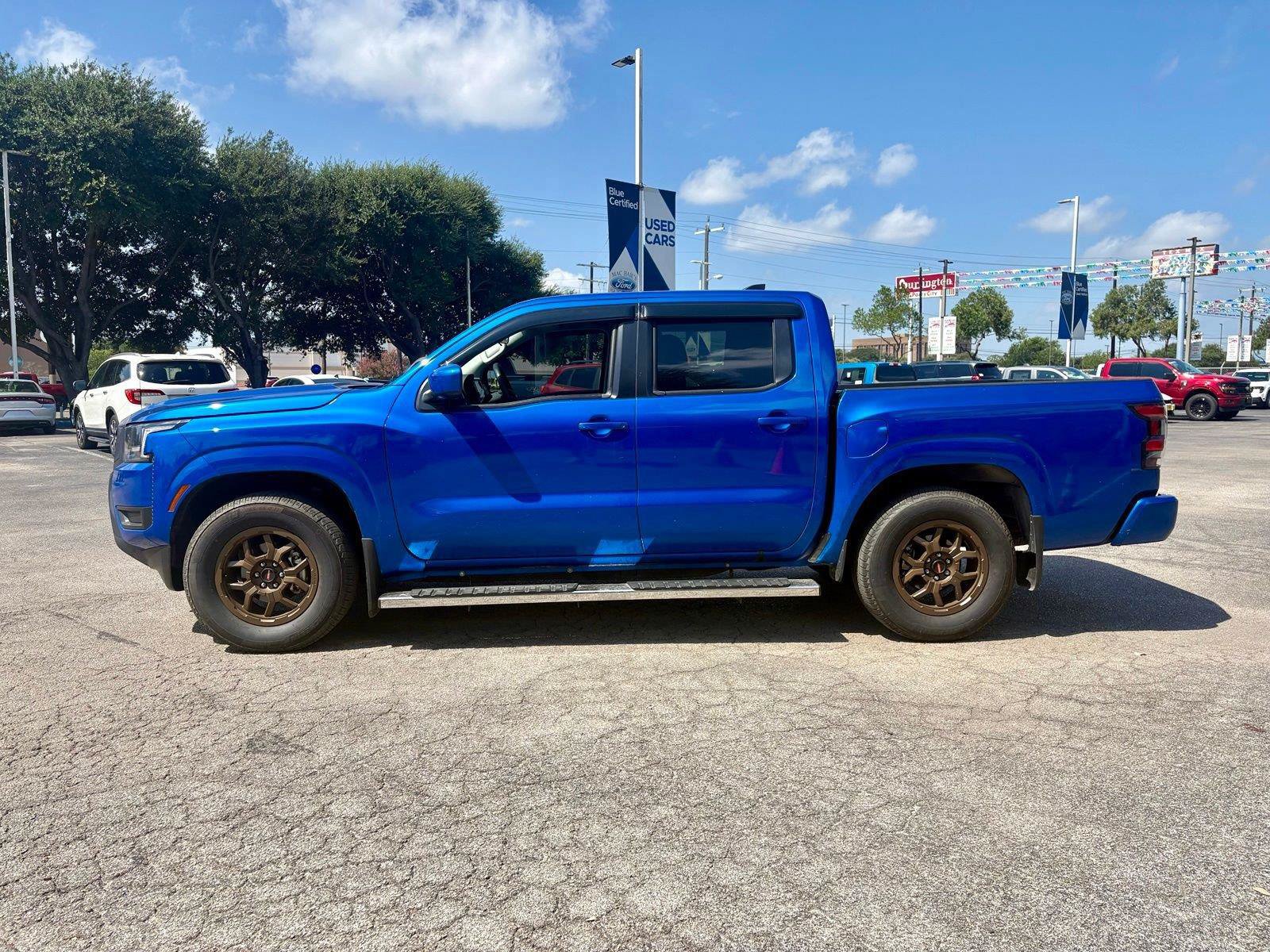 Used 2025 Nissan Frontier SV RWD image 8