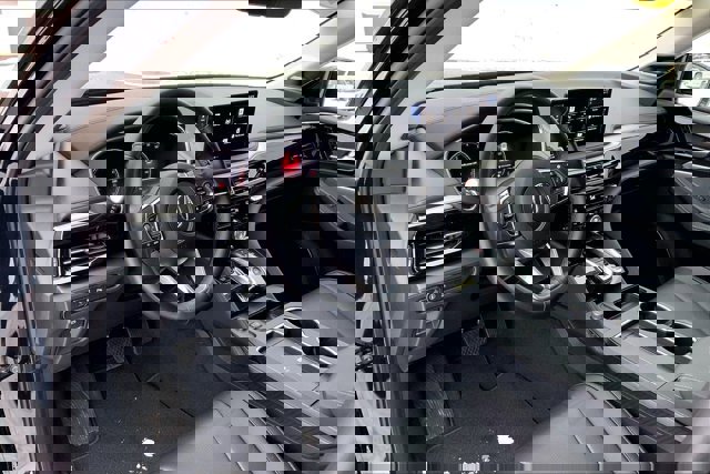 Certified 2025 Acura MDX SH-AWD w/ Technology Package image 14