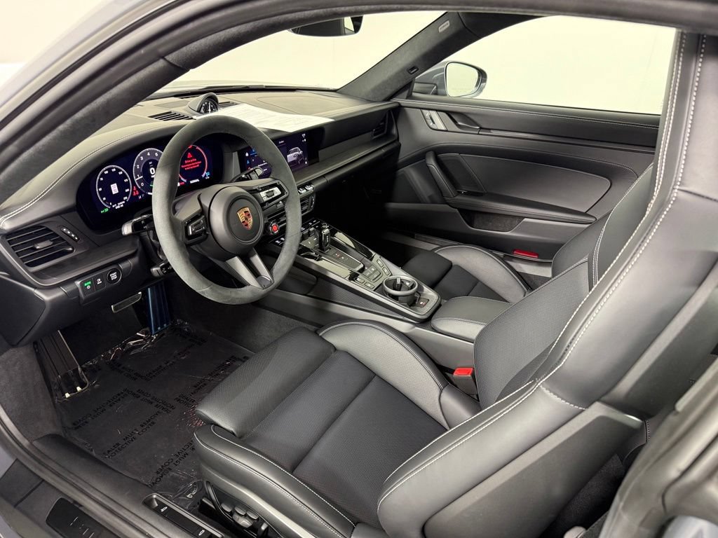 Certified 2026 Porsche 911 Carrera GTS RWD image 4