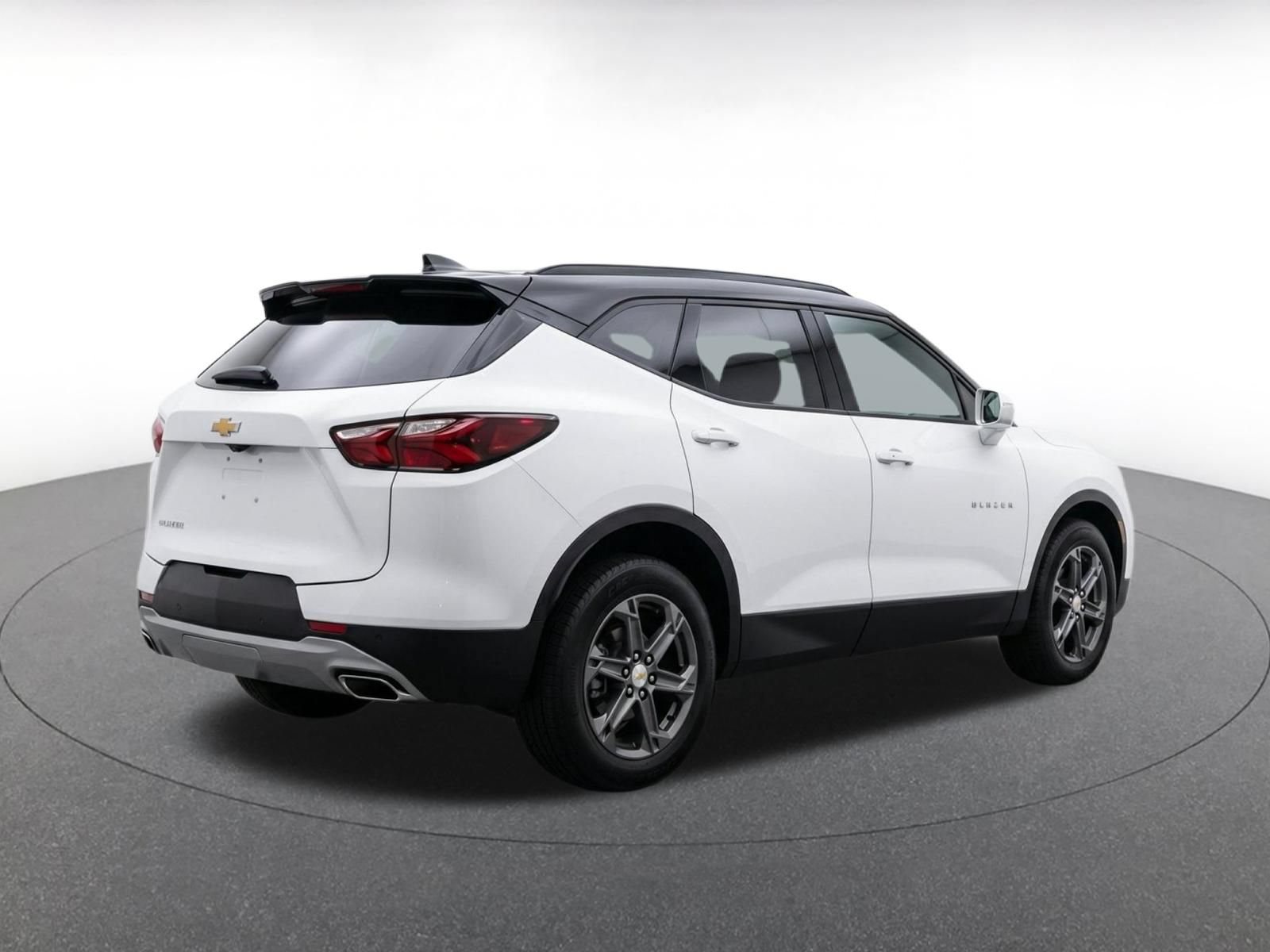 Used 2025 Chevrolet Blazer LT FWD image 17