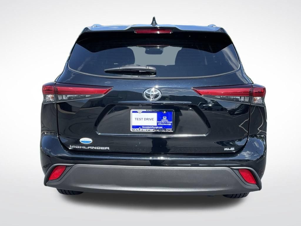 Used 2020 Toyota Highlander XLE FWD image 5
