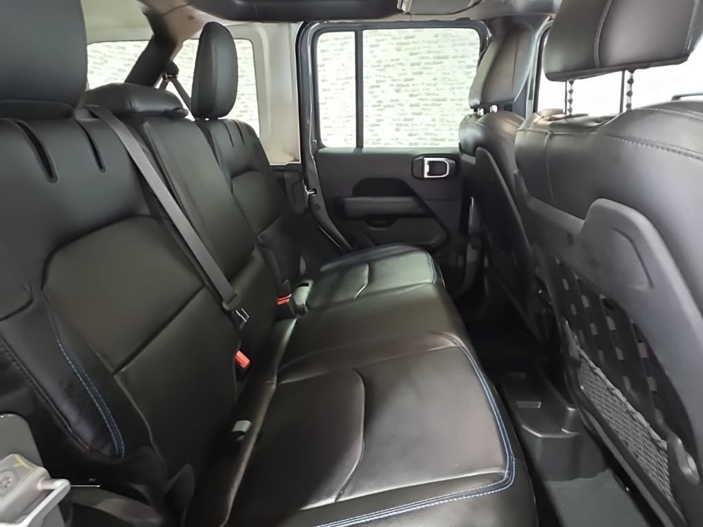 Used 2022 Jeep Wrangler Unlimited Rubicon 4xe AWD/4WD image 11
